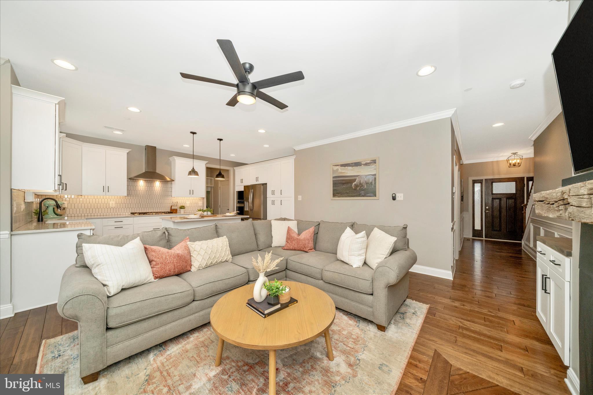 13839 Pryor Road Thurmont, MD 21788 - Photo 8 of 66 Living Room
