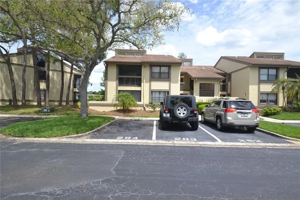 $2,000 | 284 Woodlake Wynde, Oldsmar, FL 34677