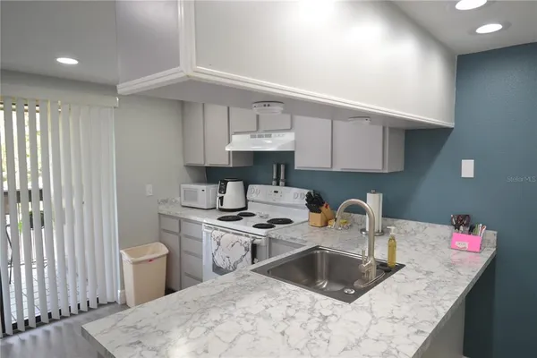 $2,000 | 284 Woodlake Wynde, Oldsmar, FL 34677