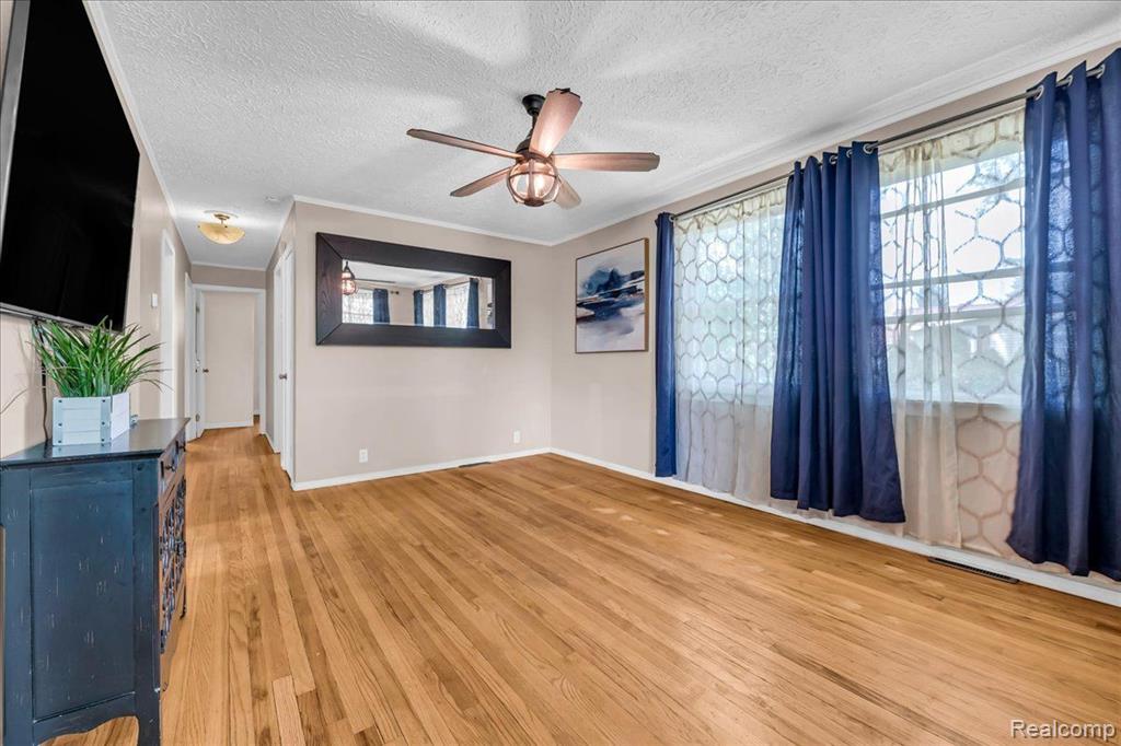 21236 Gudith Road Woodhaven, MI 48183 - Photo 7 of 32