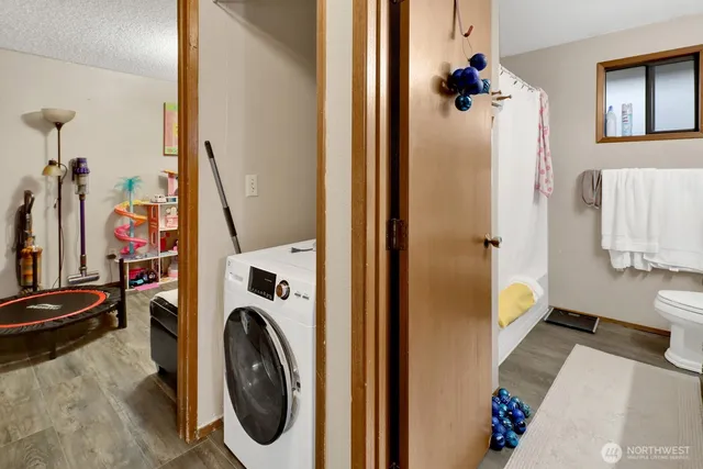 $999,500 | 908 Liberty Street, Lynden, WA 98264