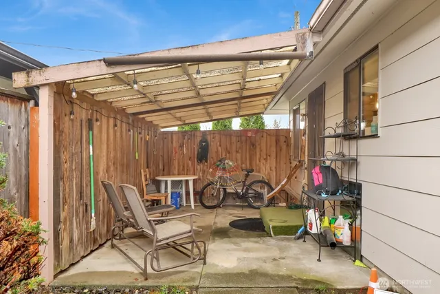 $999,500 | 908 Liberty Street, Lynden, WA 98264