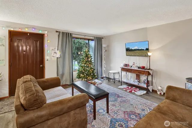 $999,500 | 908 Liberty Street, Lynden, WA 98264