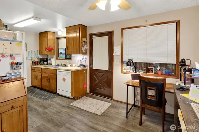 $999,500 | 908 Liberty Street, Lynden, WA 98264