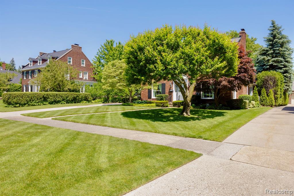 1020 Yorkshire Road Grosse Pointe Park, MI 48230 - Photo 4 of 83
