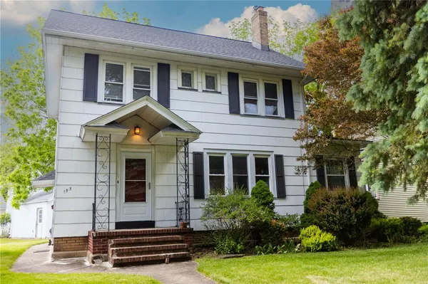 $349,900 | 195 St Regis Drive South, Brighton, NY 14618