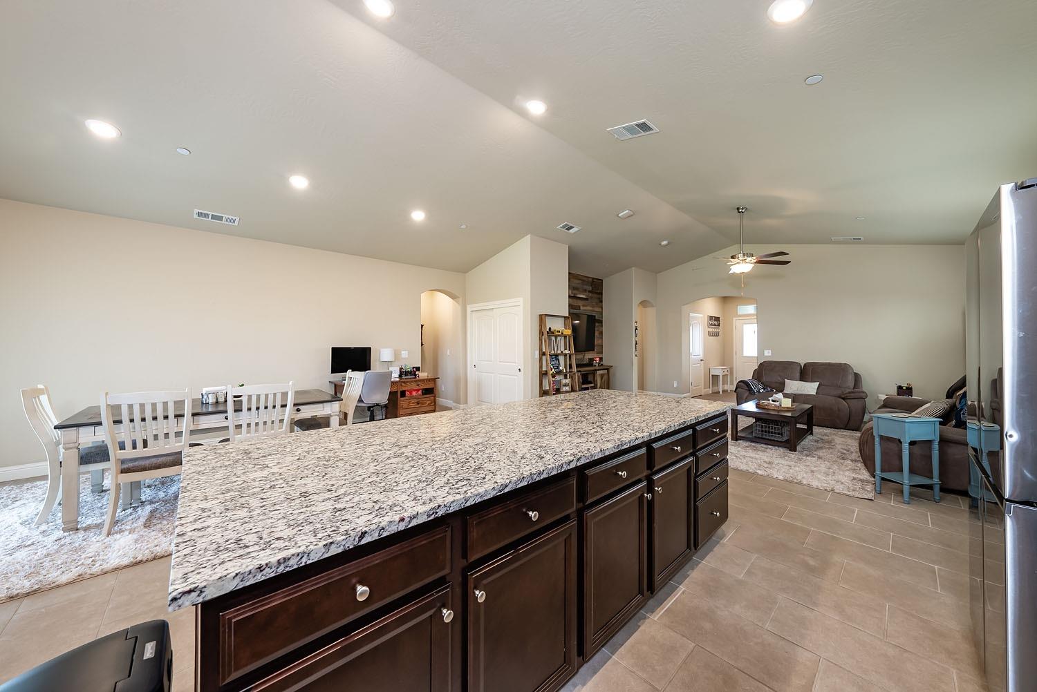 770 Strada Street Lemoore, CA 93245 - Photo 16 of 42 Gallery Image 16