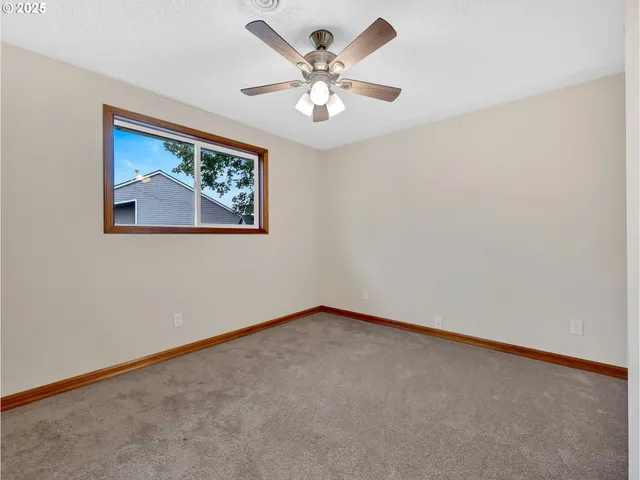 $434,900 | 821 Southwest 14th Street, Troutdale, OR 97060