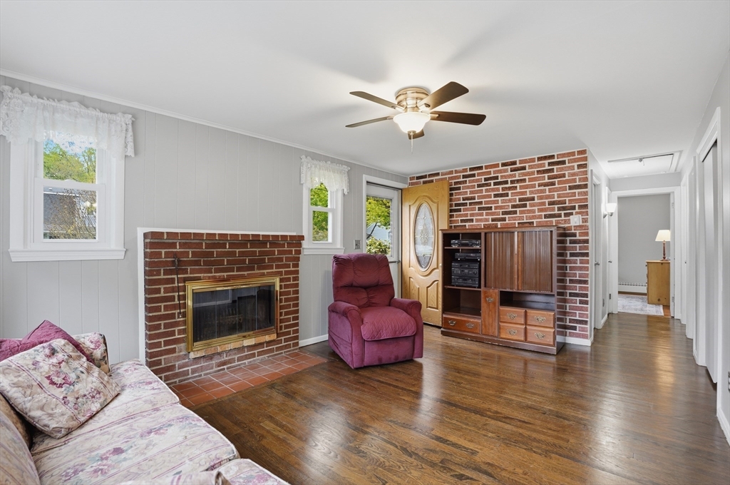 35 Burnham Road Lowell, MA 01852 - Photo 5 of 32