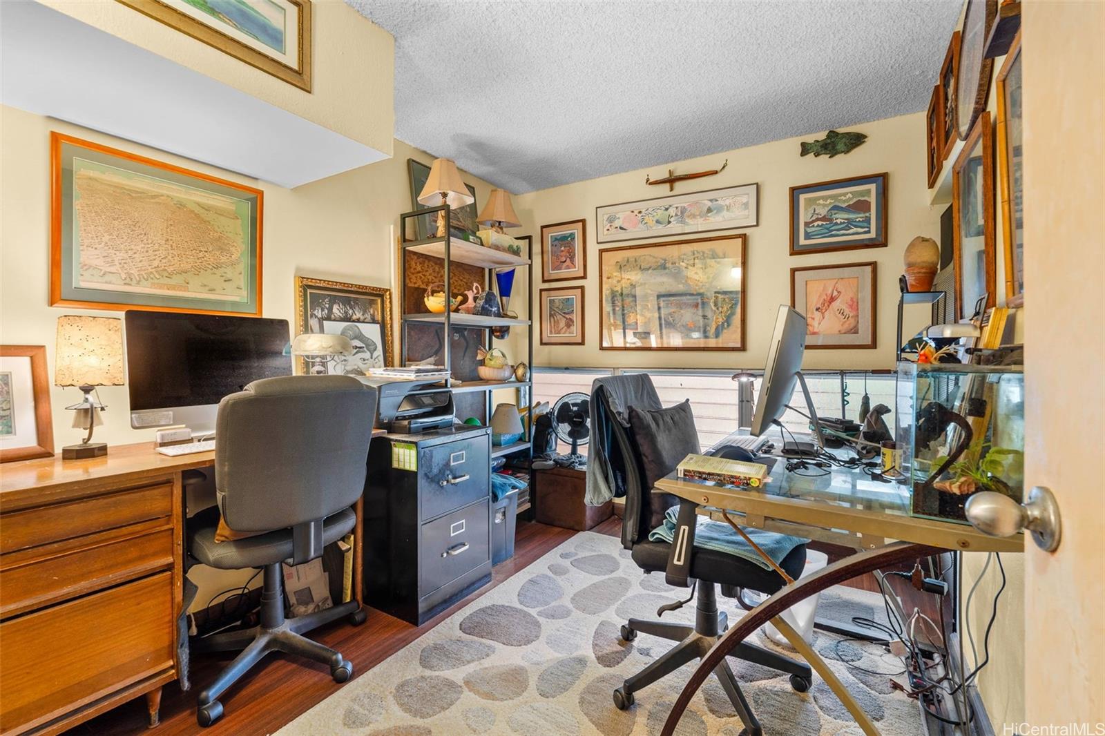 666 Prospect Street, Unit I405 Honolulu, HI 96813 - Photo 9 of 21 a view of a workspace with furniture and a window