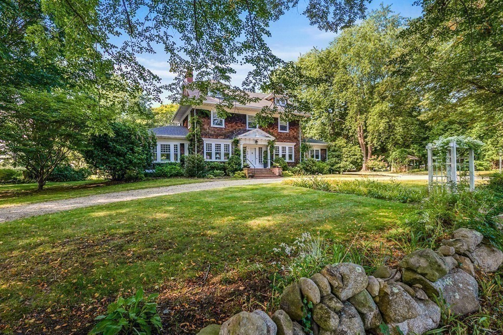 216 Spring Street Marshfield, MA 02050 - Photo 4 of 36 a view of a yard in front of house