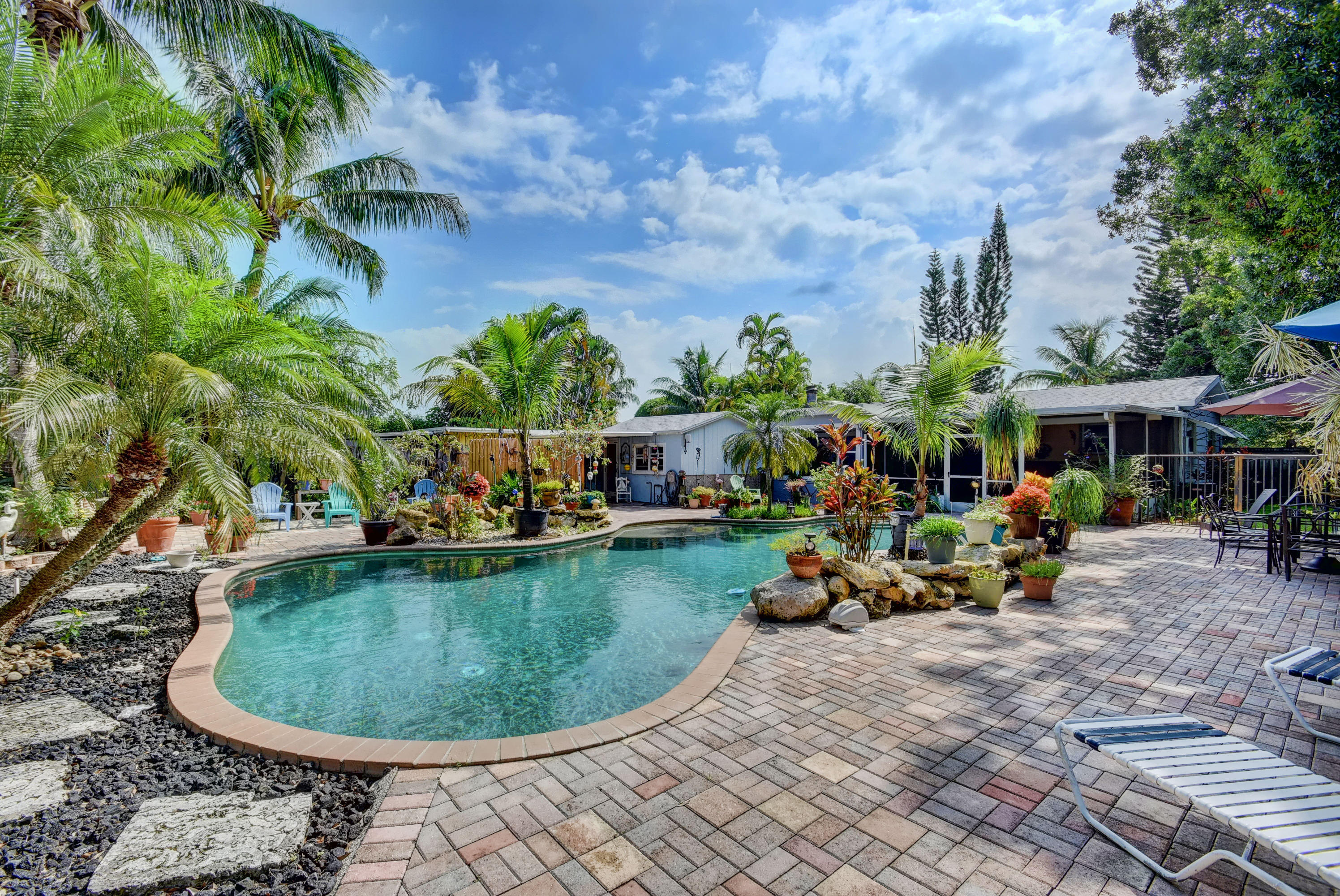 2143 Bermuda Road Palm Springs, FL 33406 - Photo 30 of 54 090_untitled (90)