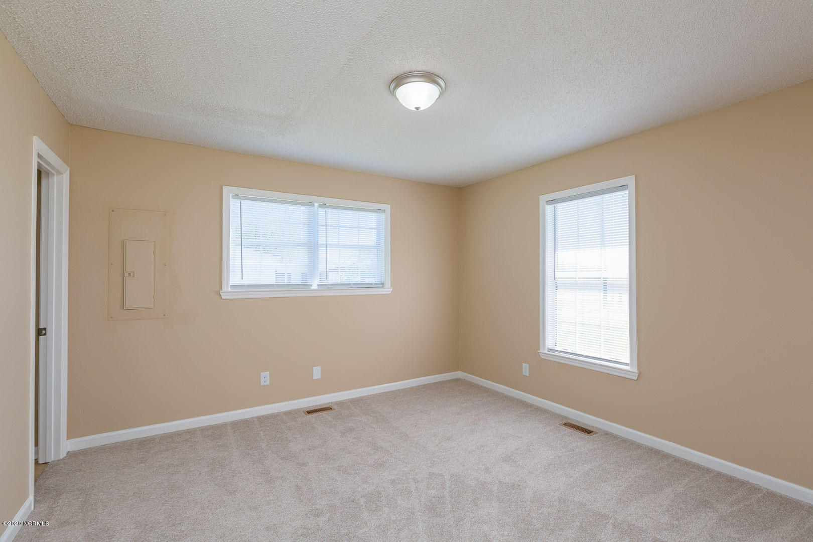 75 Markus Lane Clinton, NC 28328 - Photo 5 of 25 75 Markus Ln Clinton NC 28328-6