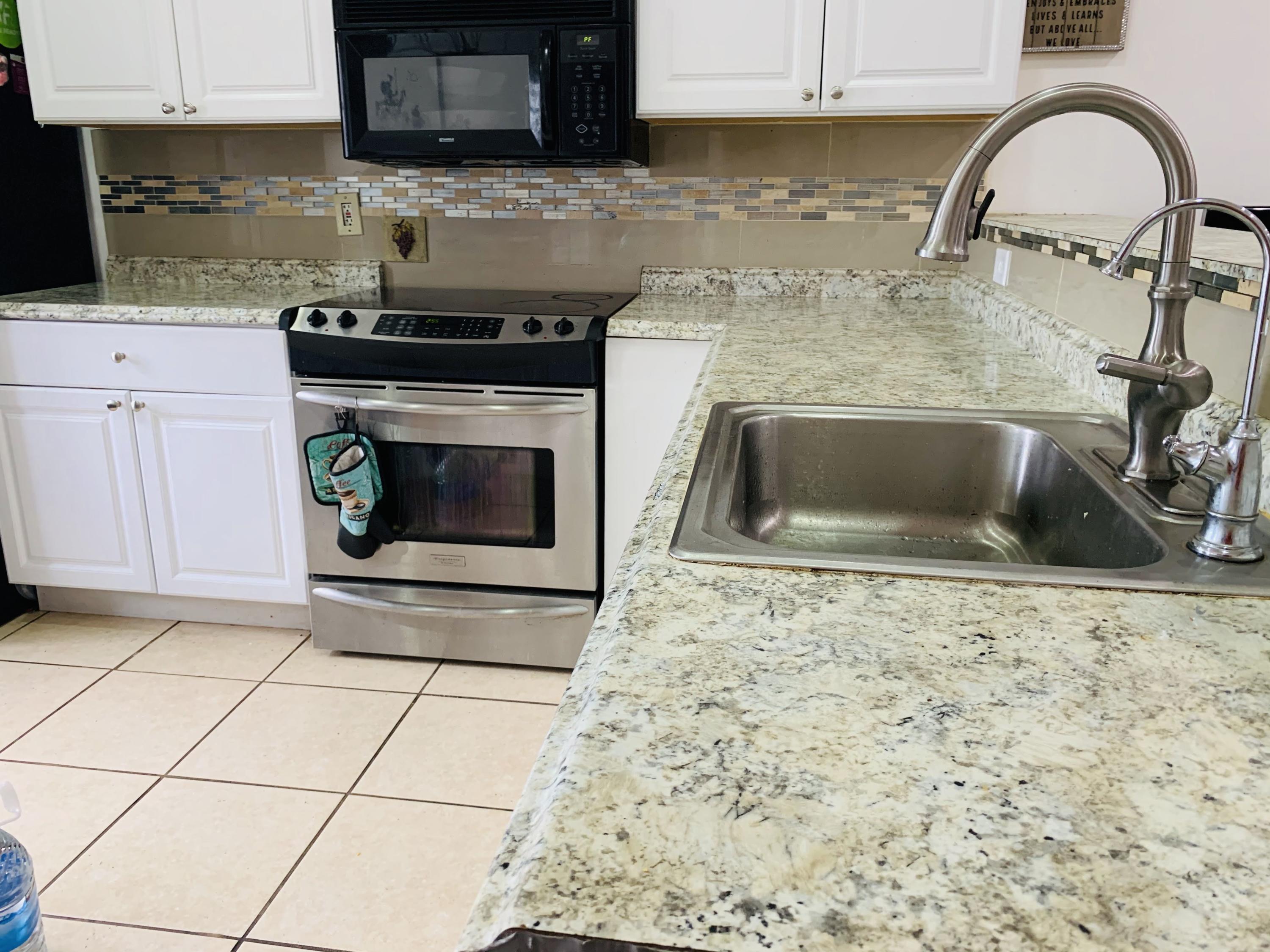 18810 Schooner Drive Boca Raton, FL 33496 - Photo 4 of 16 Kitchen