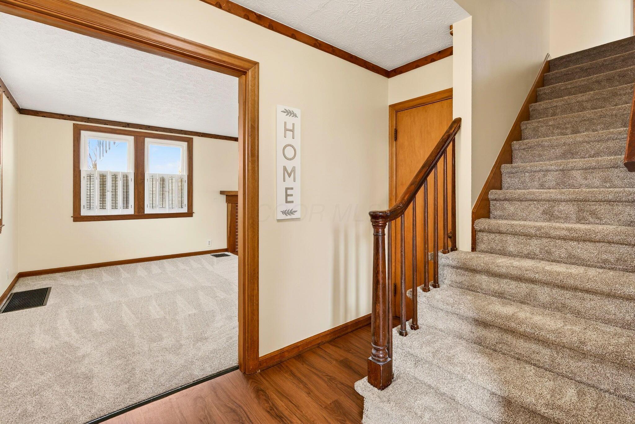 892 North Court Street Circleville, OH 43113 - Photo 15 of 58 Entryway