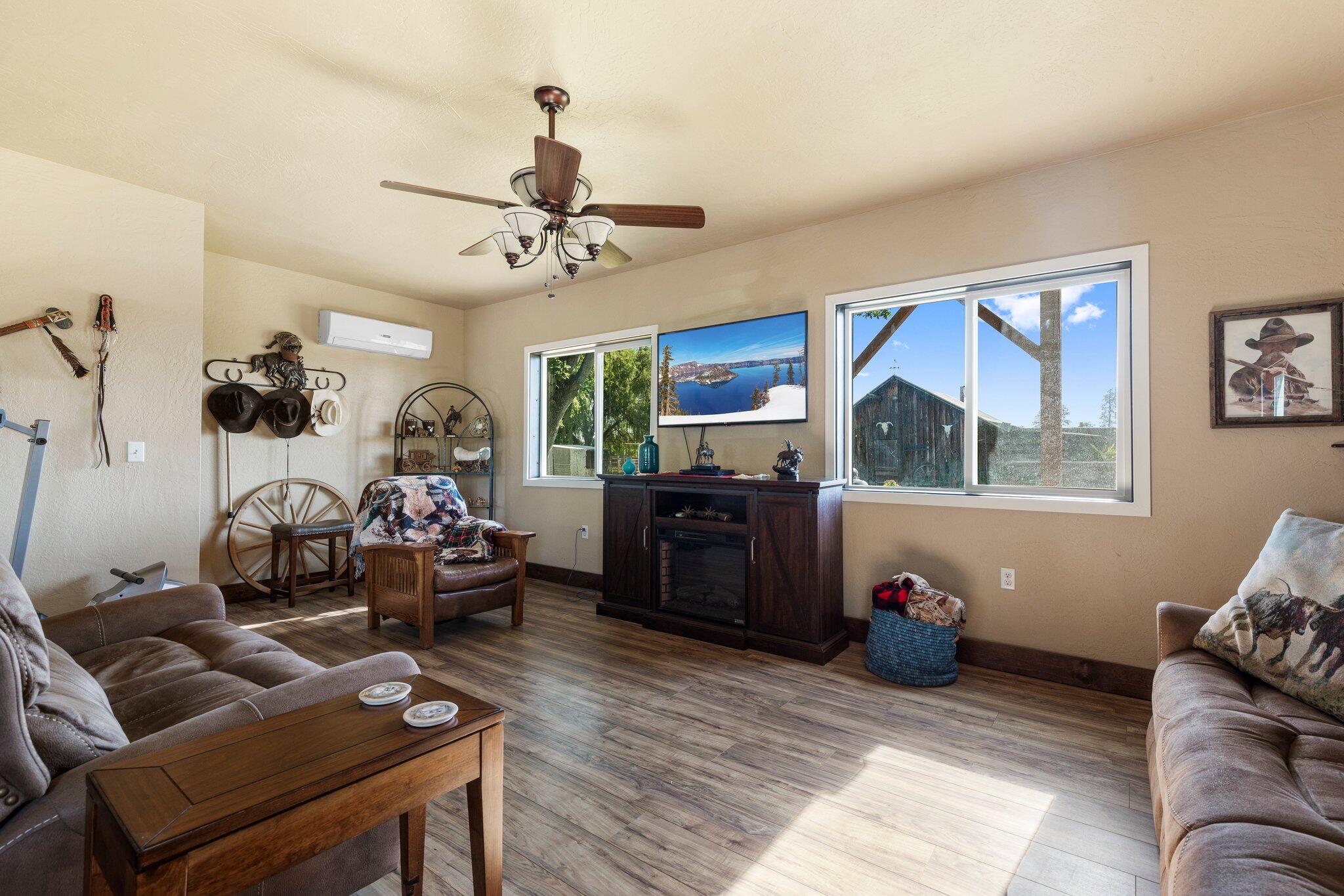 6598 Truax Road Central Point, OR 97502 - Photo 23 of 31 36-web-or-mls-IMGL6650