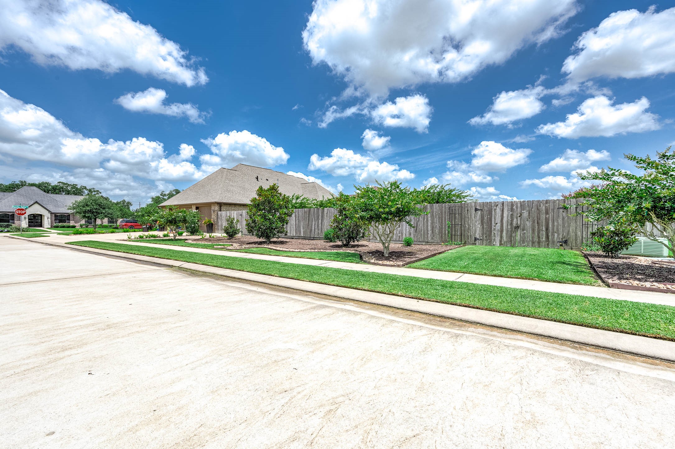 720 Rustic Oaks Drive Angleton, TX 77515 - Photo 34 of 35