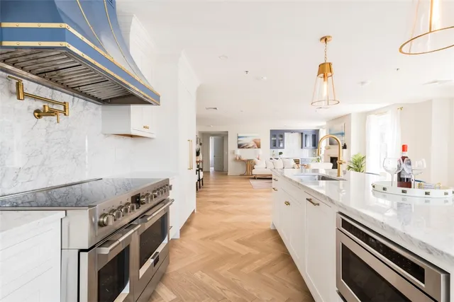 $1,950,000 | 10 Brown & Howard, Unit 101, Newport, RI 02840