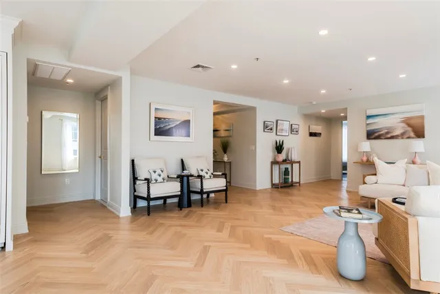 $1,950,000 | 10 Brown & Howard, Unit 101, Newport, RI 02840