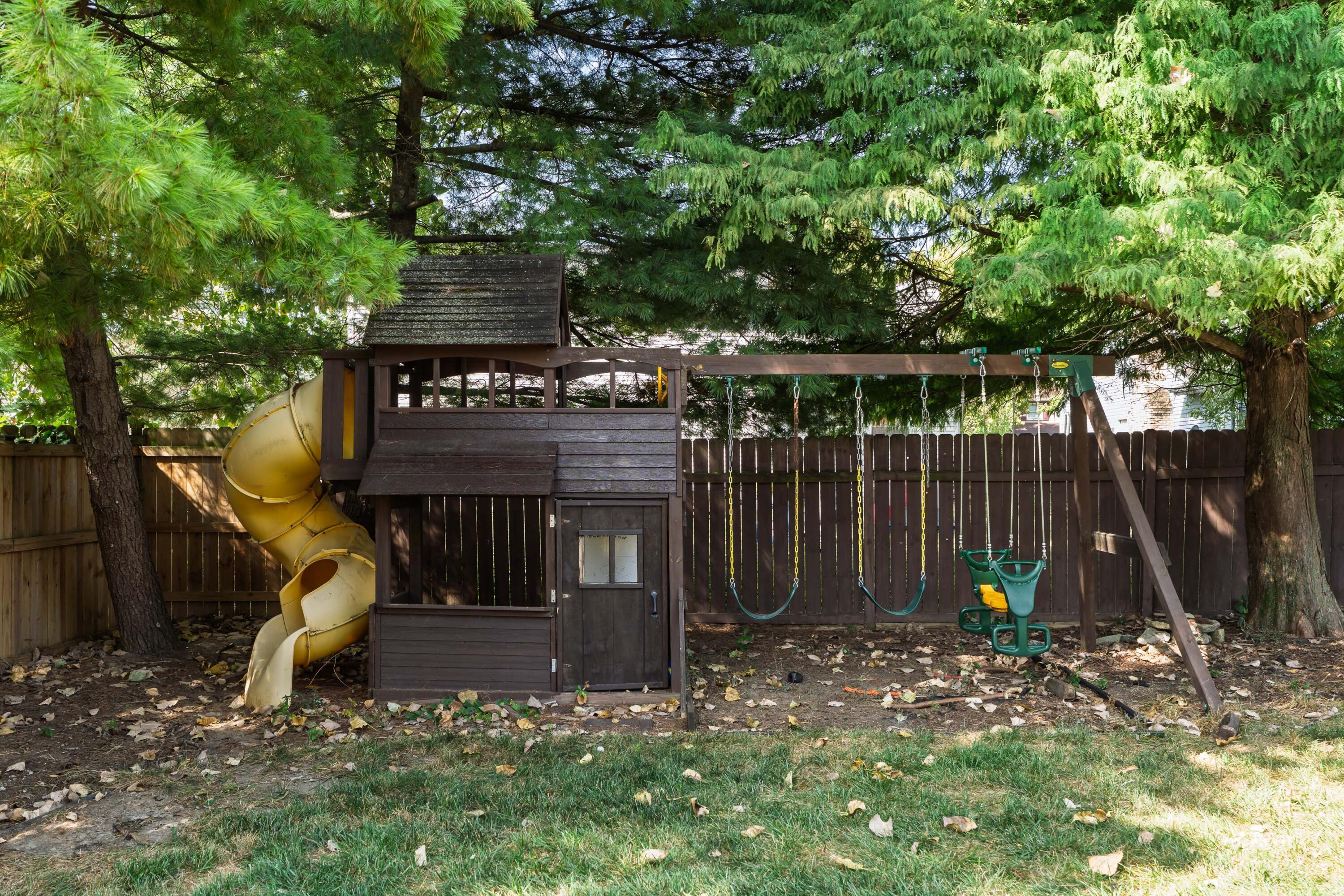 5879 Ravine View Court Columbus, OH 43231 - Photo 38 of 43 Playset and shed convey with home