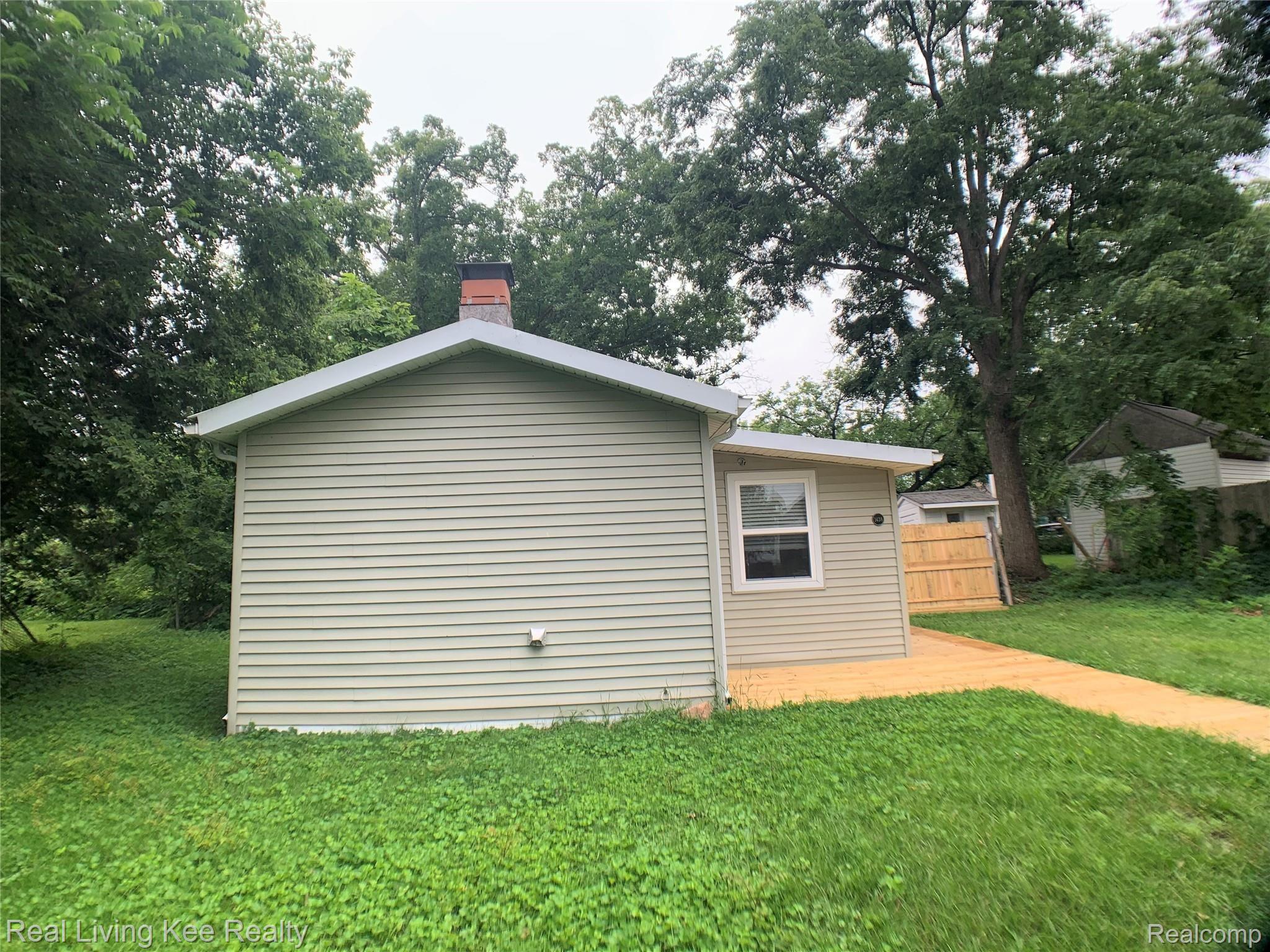 1438 Roy Road Oxford, MI 48371 - Photo 11 of 11 Exterior 2.JPG