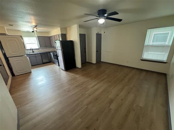 $1,275 | 7300 Comanche Trail, Unit 4, Lake Worth, TX 76135