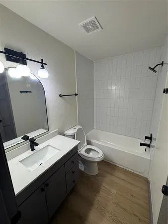 $1,275 | 7300 Comanche Trail, Unit 4, Lake Worth, TX 76135