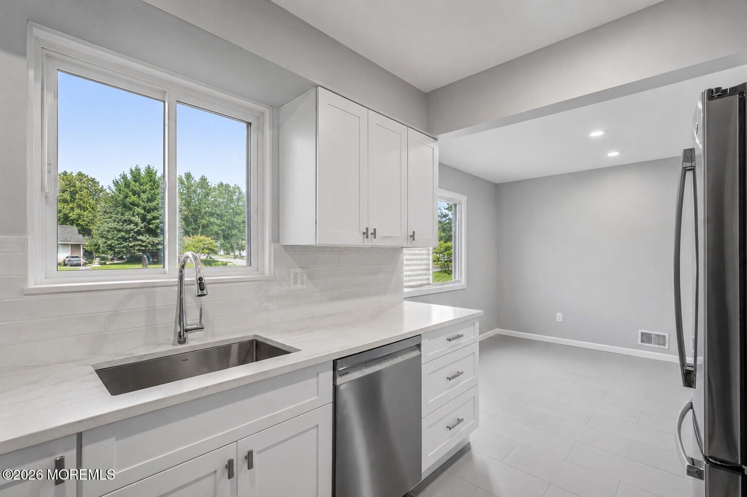 318 Middlewood Road Middletown, NJ 07748 - Photo 10 of 35 318 Middlewood Rd