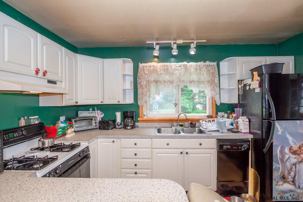 123 Wade Road Colonie, NY 12110 - Photo 7 of 29 Photo 7