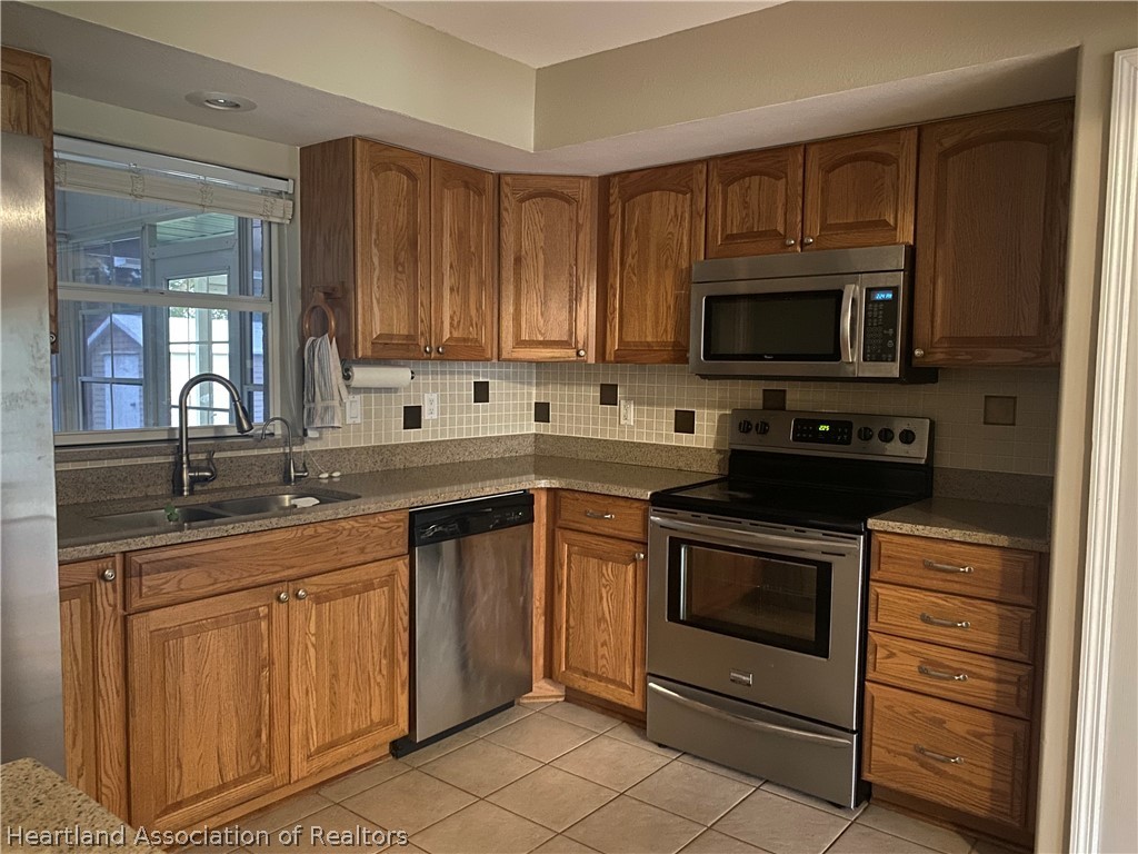 4310 Mandarin Road Sebring, FL 33875 - Photo 3 of 14