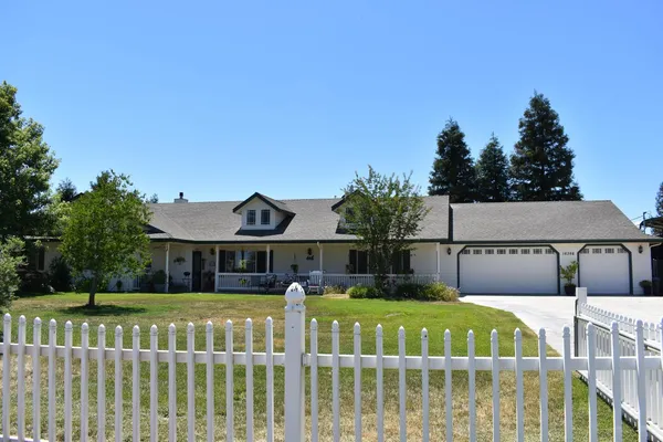 $850,000 | 16398 Anaconda Road, Madera, CA 93636