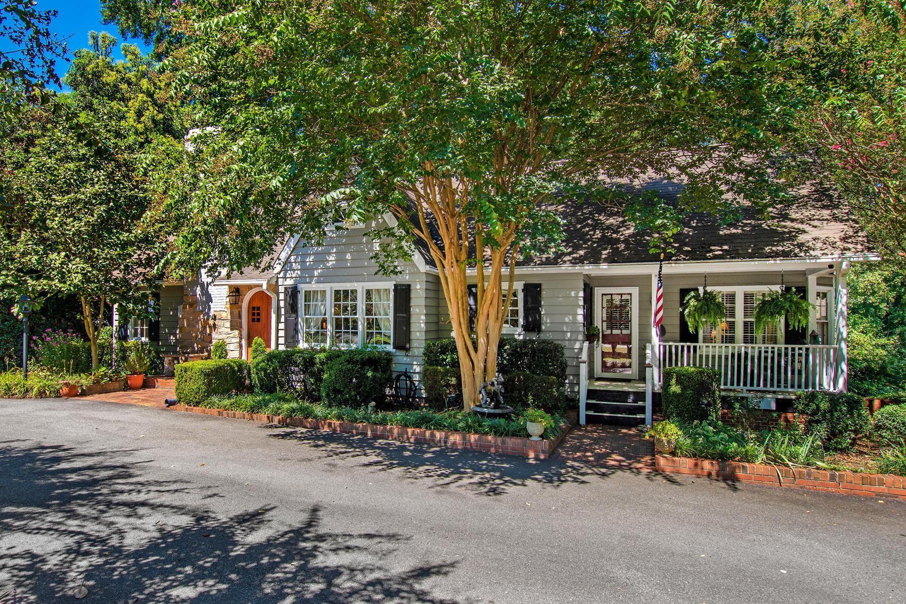 802 Lake Boone Trail Raleigh, NC 27607 - Photo 3 of 30 Photo 3