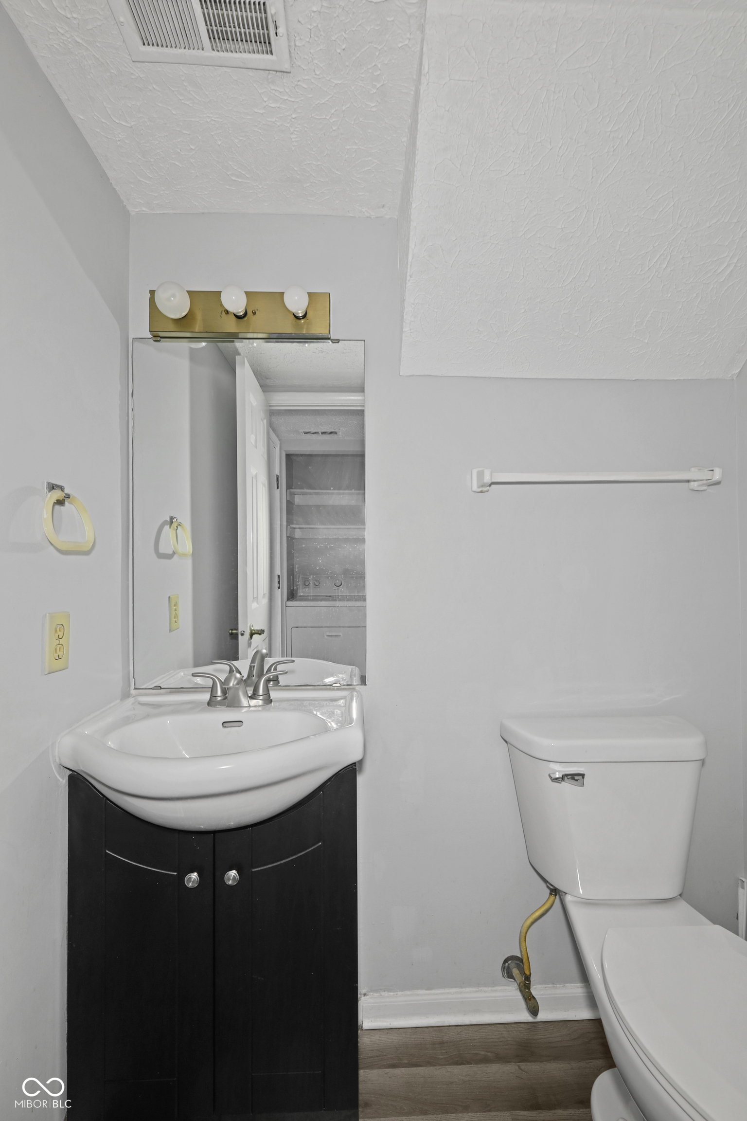 2524 Chaseway Court Indianapolis, IN 46268 - Photo 17 of 25