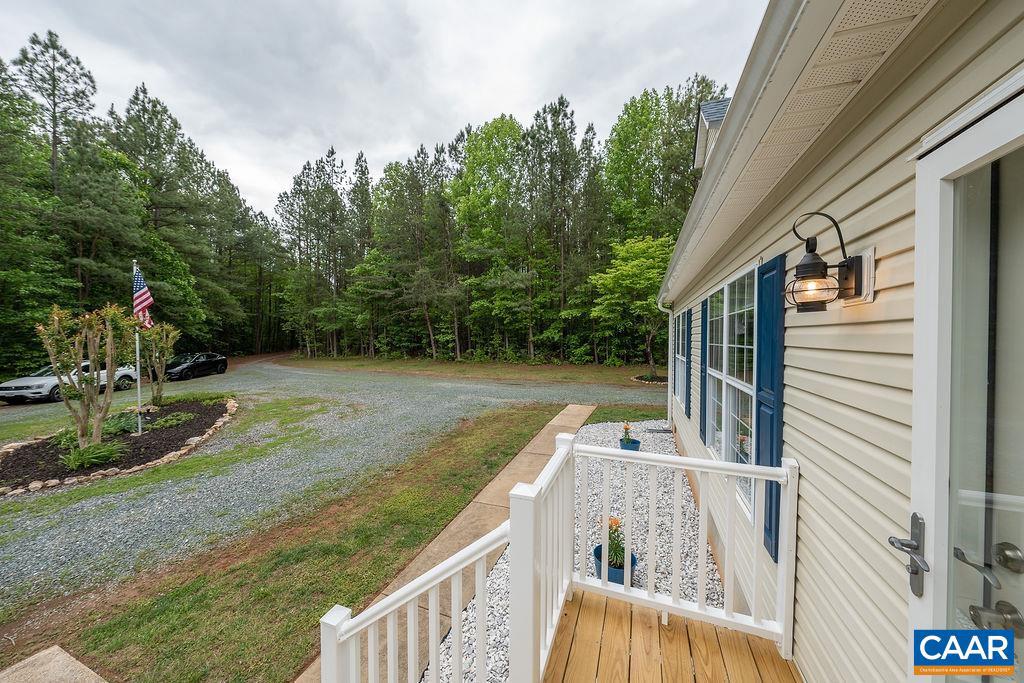 239 Lands End Road Louisa, VA 23093 - Photo 4 of 60