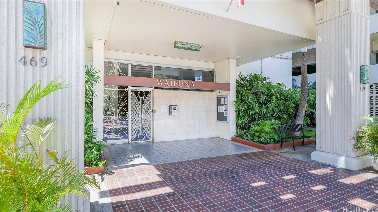 469 Ena Road, Unit 1508 Honolulu, HI 96815 - Photo 2 of 25