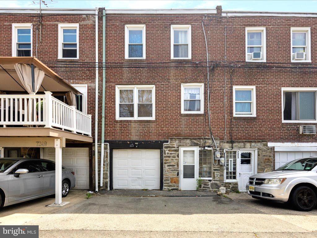 7251 Bradford Road Upper Darby, PA 19082 - Photo 20 of 39 Private driveway parking