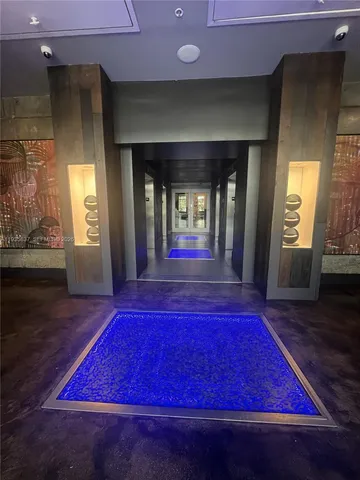 $459,900 | 690 Southwest 1st Court, Unit 1709, Miami, FL 33130