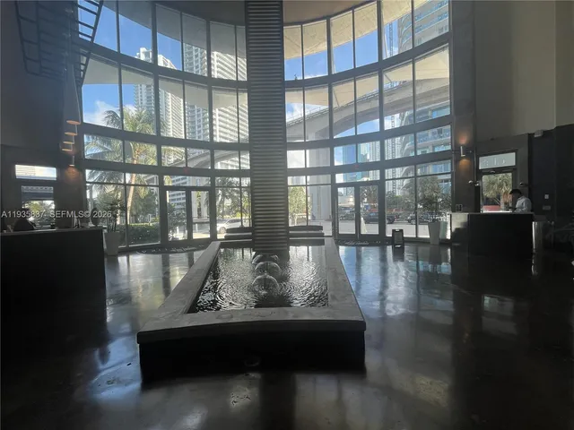 $459,900 | 690 Southwest 1st Court, Unit 1709, Miami, FL 33130