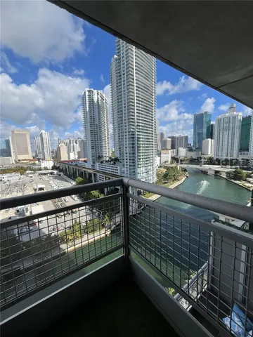 $459,900 | 690 Southwest 1st Court, Unit 1709, Miami, FL 33130