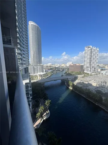 $459,900 | 690 Southwest 1st Court, Unit 1709, Miami, FL 33130