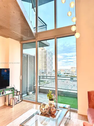 $459,900 | 690 Southwest 1st Court, Unit 1709, Miami, FL 33130