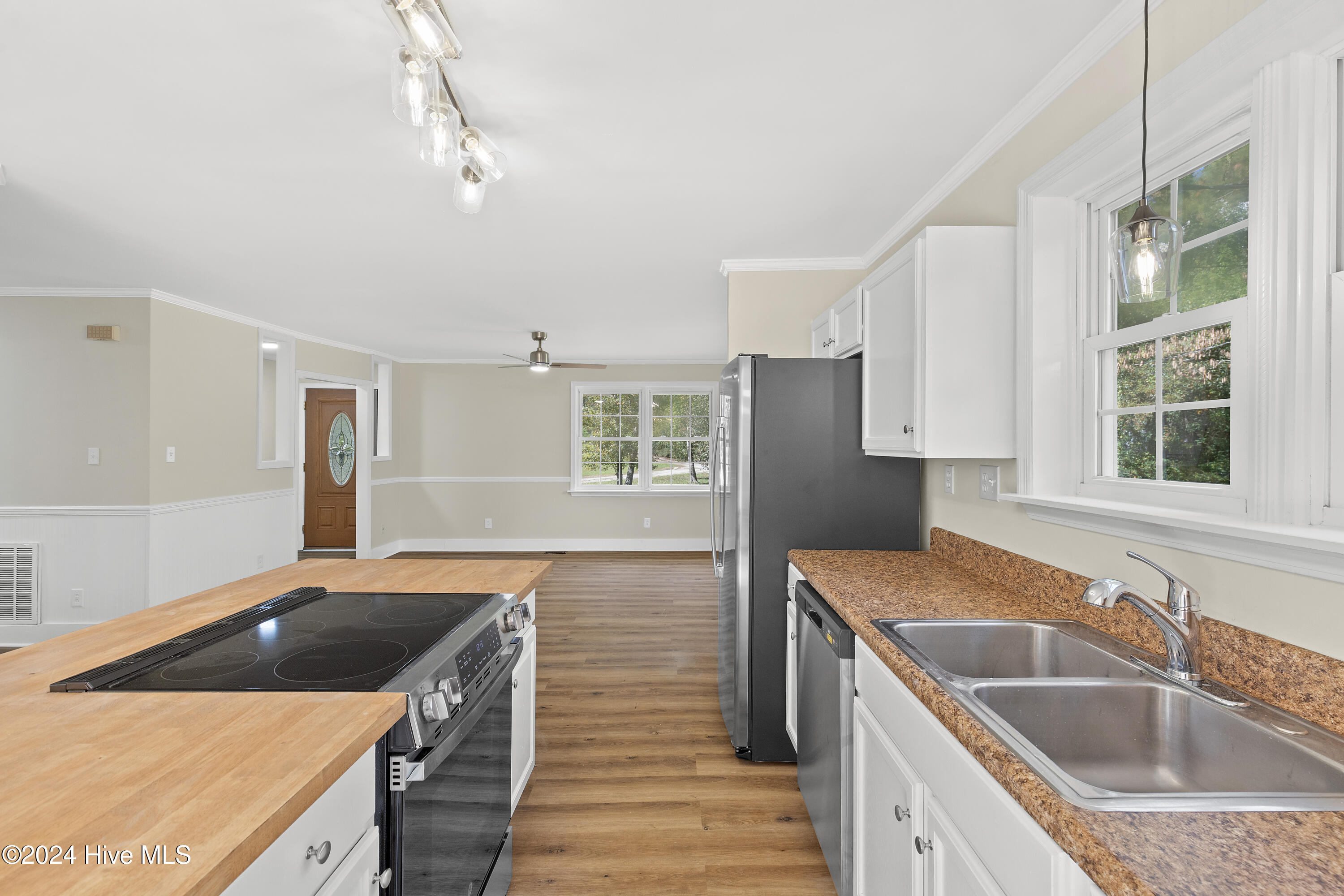 178 Barbee Road Richlands, NC 28574 - Photo 15 of 36 Kitchen