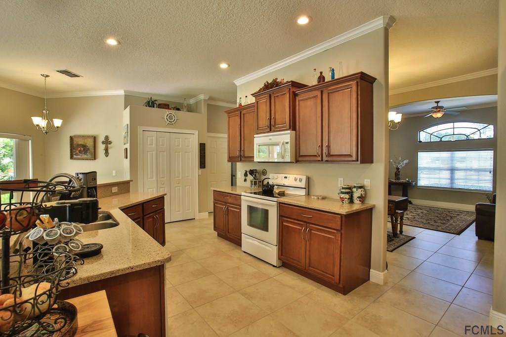 8 Ripley Place Palm Coast, FL 32164 - Photo 11 of 32 Gallery Image 11