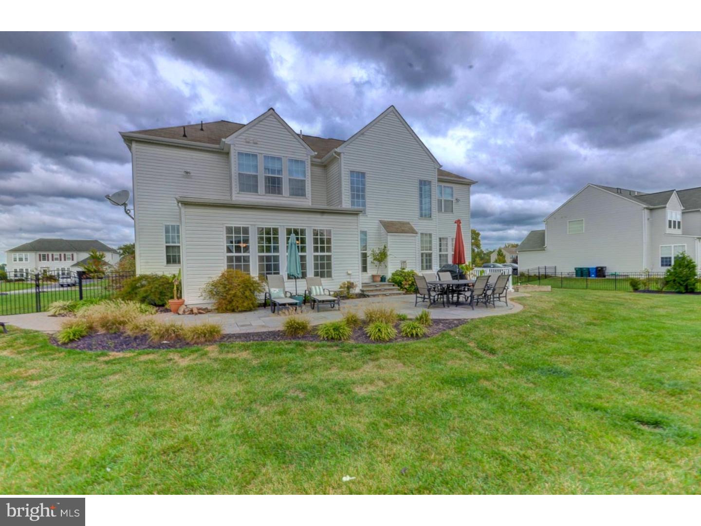 219 Sullivan Drive Mickleton, NJ 08056 - Photo 3 of 25 Gallery Image 3