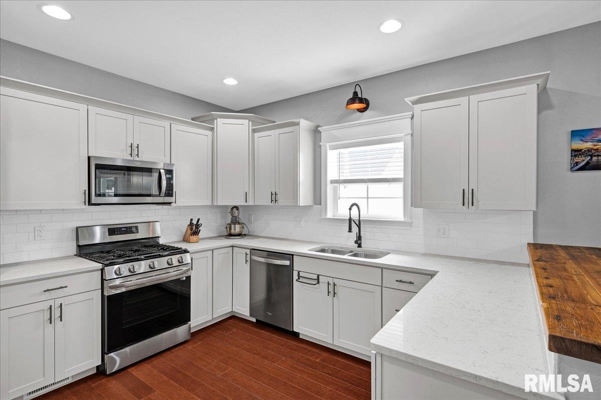 1302 Hampton Road Washington, IL 61571 - Photo 8 of 44 Gallery Image 8