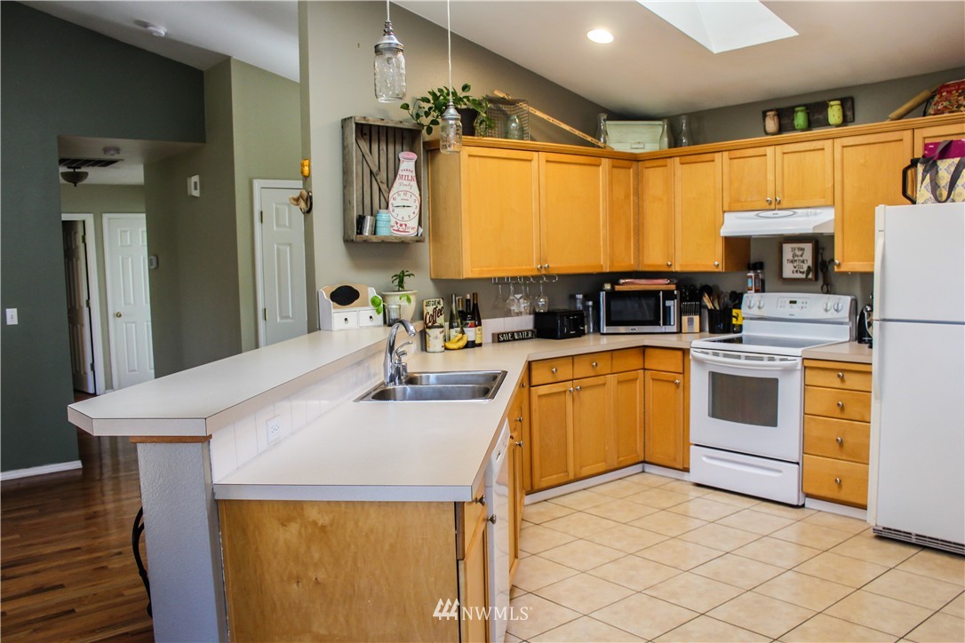8632 194th Avenue Southwest Rochester, WA 98579 - Photo 3 of 24