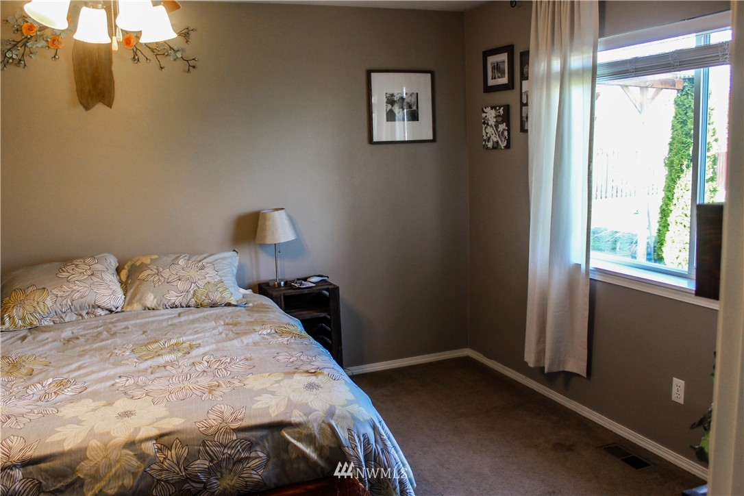 8632 194th Avenue Southwest Rochester, WA 98579 - Photo 8 of 24