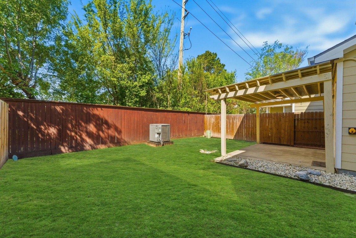 6407 Wilshire Ridge Houston, TX 77040 - Photo 35 of 37 a view of a backyard