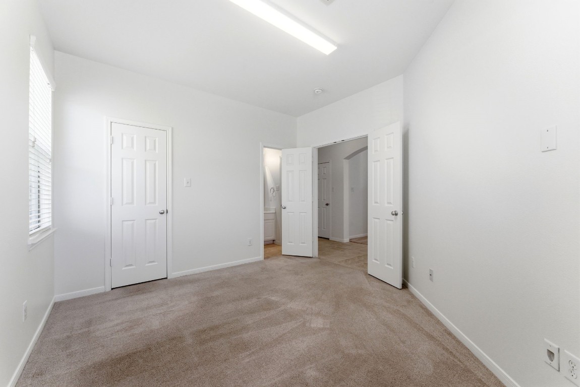 6407 Wilshire Ridge Houston, TX 77040 - Photo 9 of 37 a view of an empty room