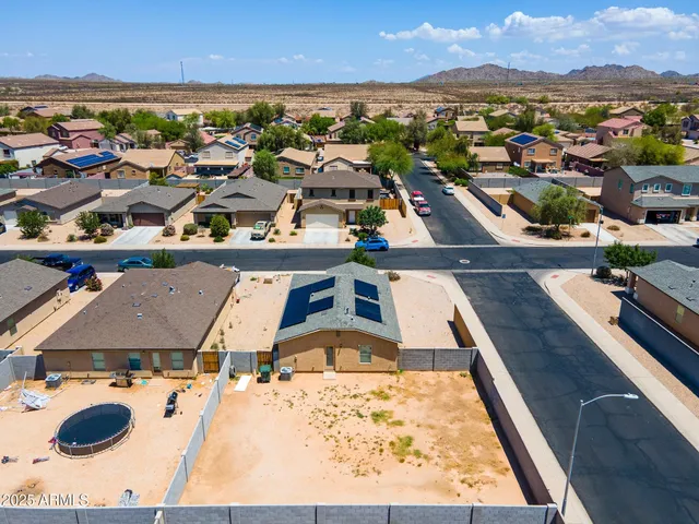 a picture of city view